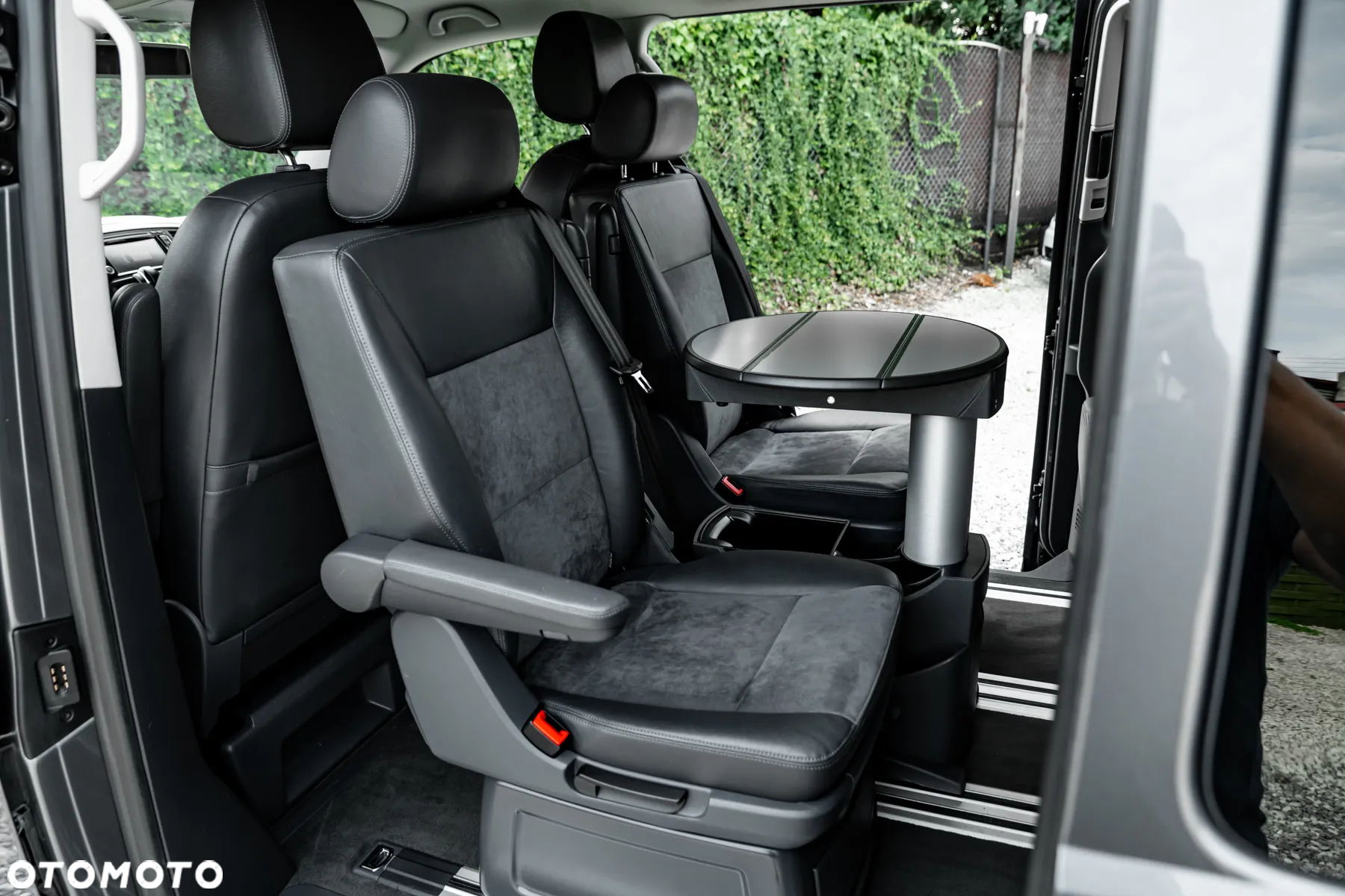 Volkswagen Multivan - 22