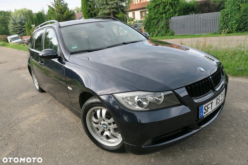 BMW Seria 3 320i Touring - 10