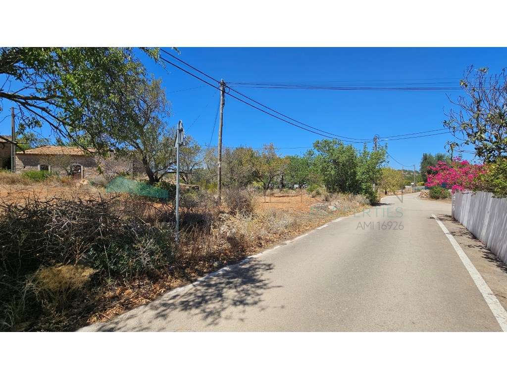 Moradia para Restaurar - BOLIQUEIME - Grande imagem: 4/28