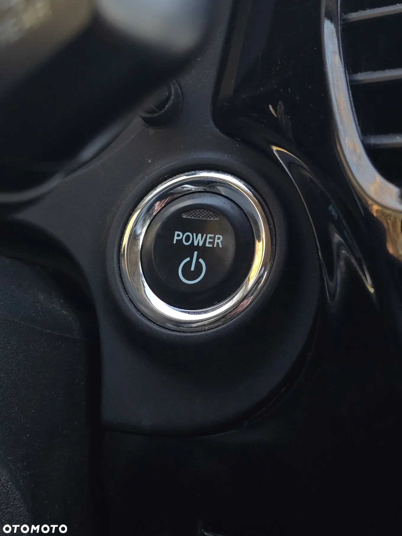 Mitsubishi Outlander 2.0 4WD Plug-In Hybrid - 24