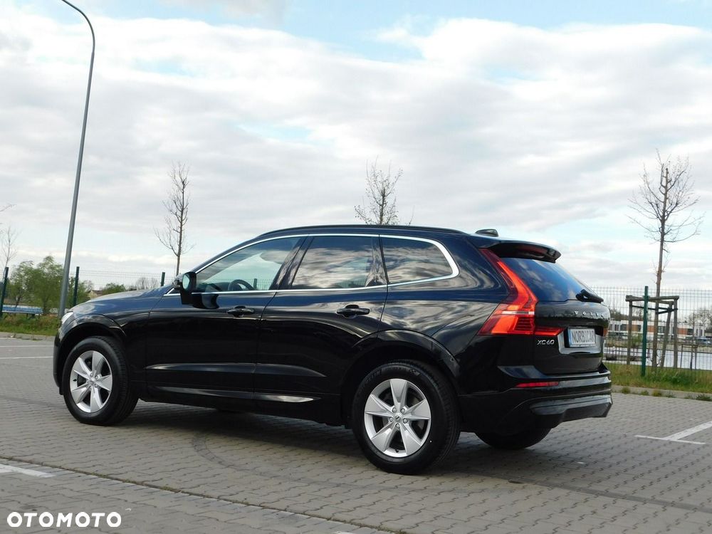 Volvo XC 60 B4 D AWD Geartronic Momentum Pro - 3