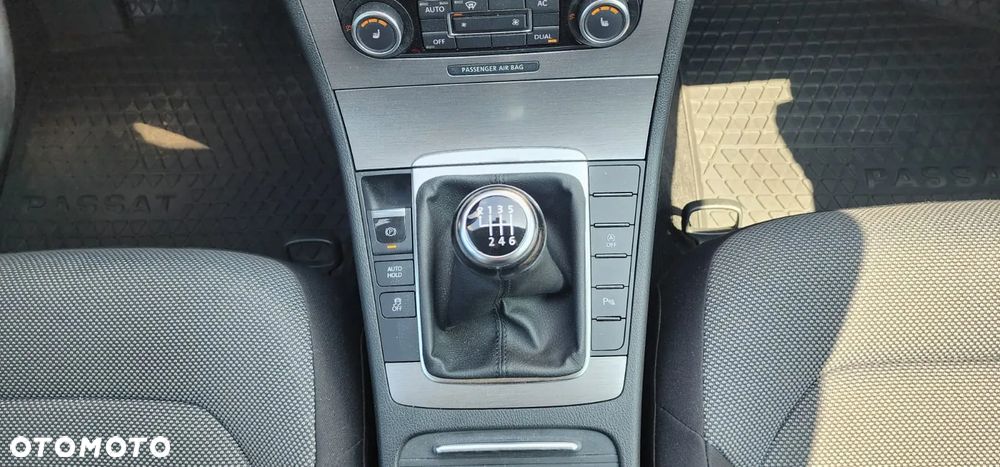 Volkswagen Passat 2.0 TDI DPF Comfortline - 19