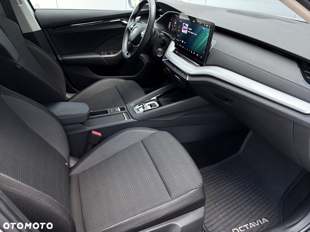 Skoda Octavia 1.5 TSI mHEV Selection DSG - 9