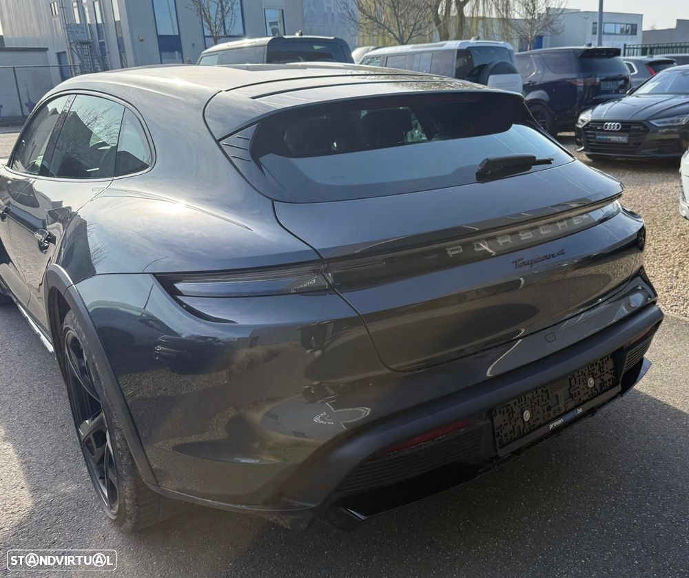 Porsche Taycan Cross Turismo 4 - 2