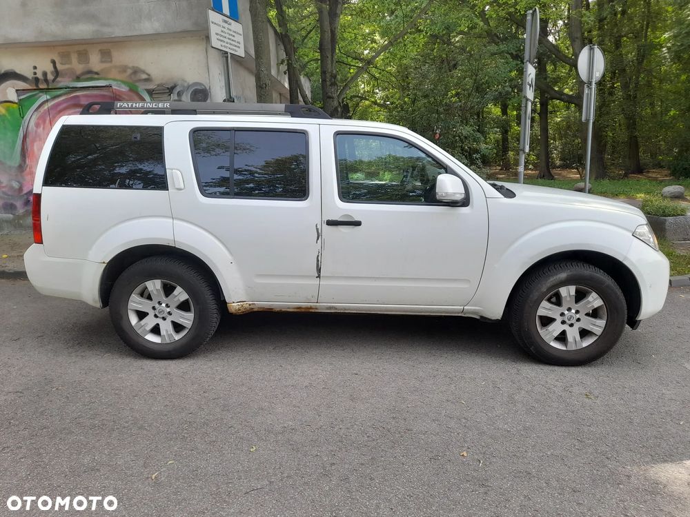 Nissan Pathfinder 2.5 D SE EU5 - 3