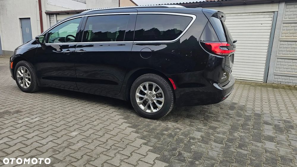 Chrysler Pacifica - 6