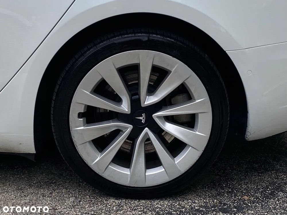 Tesla Model 3 - 9