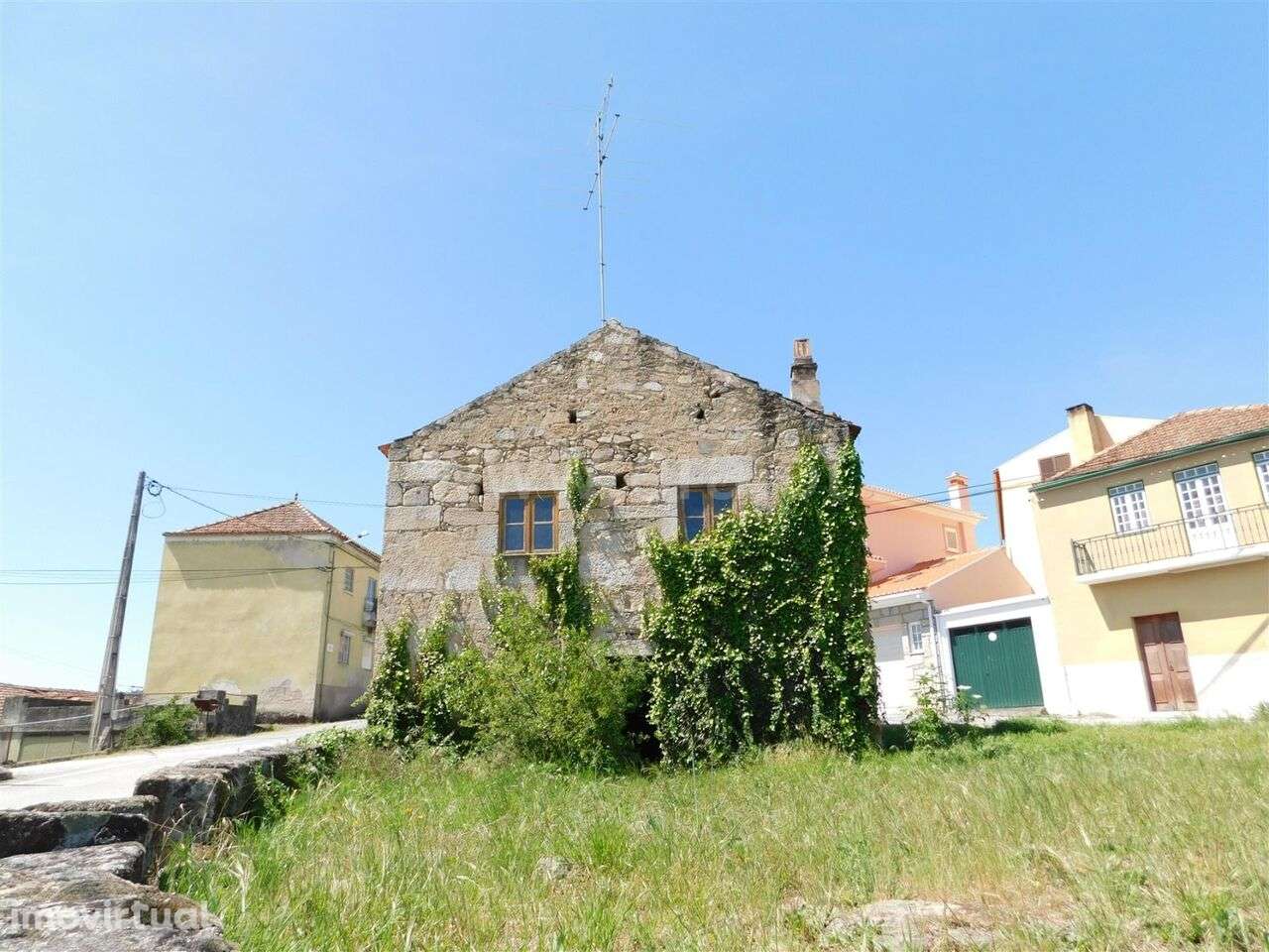 Moradia Estúdio / Gouveia, Cativelos - Grande imagem: 3/17