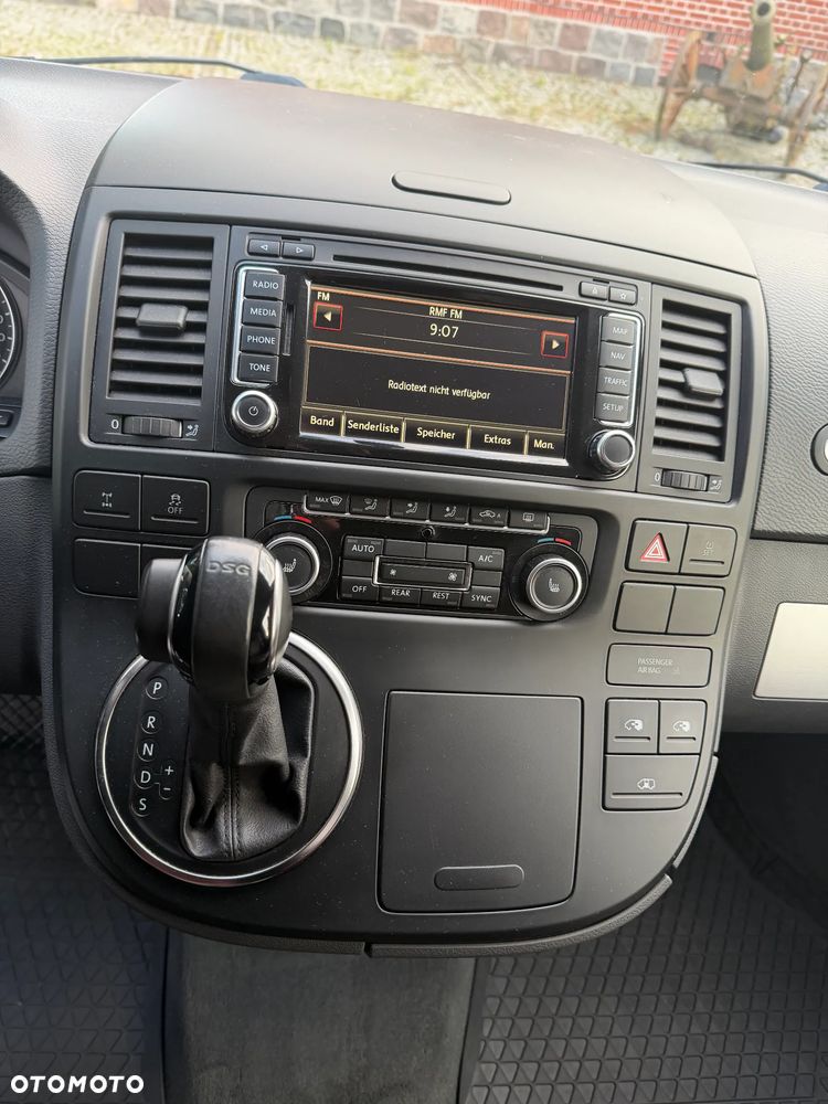 Volkswagen Multivan - 13