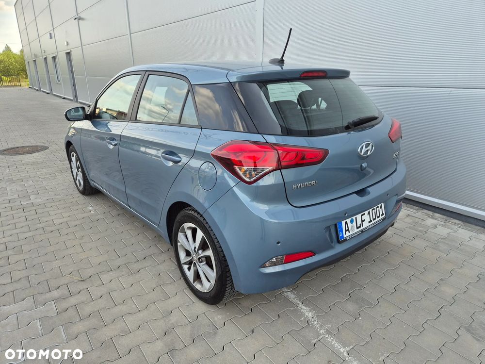 Hyundai i20 1.2 Elegant - 11