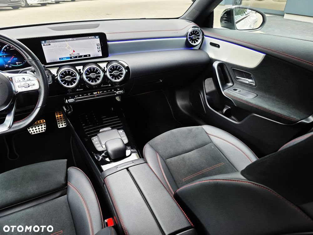 Mercedes-Benz CLA 250 e PHEV AMG Line 8G-DCT - 13