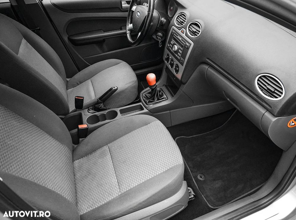Ford Focus 1.6 16V Ambiente - 13