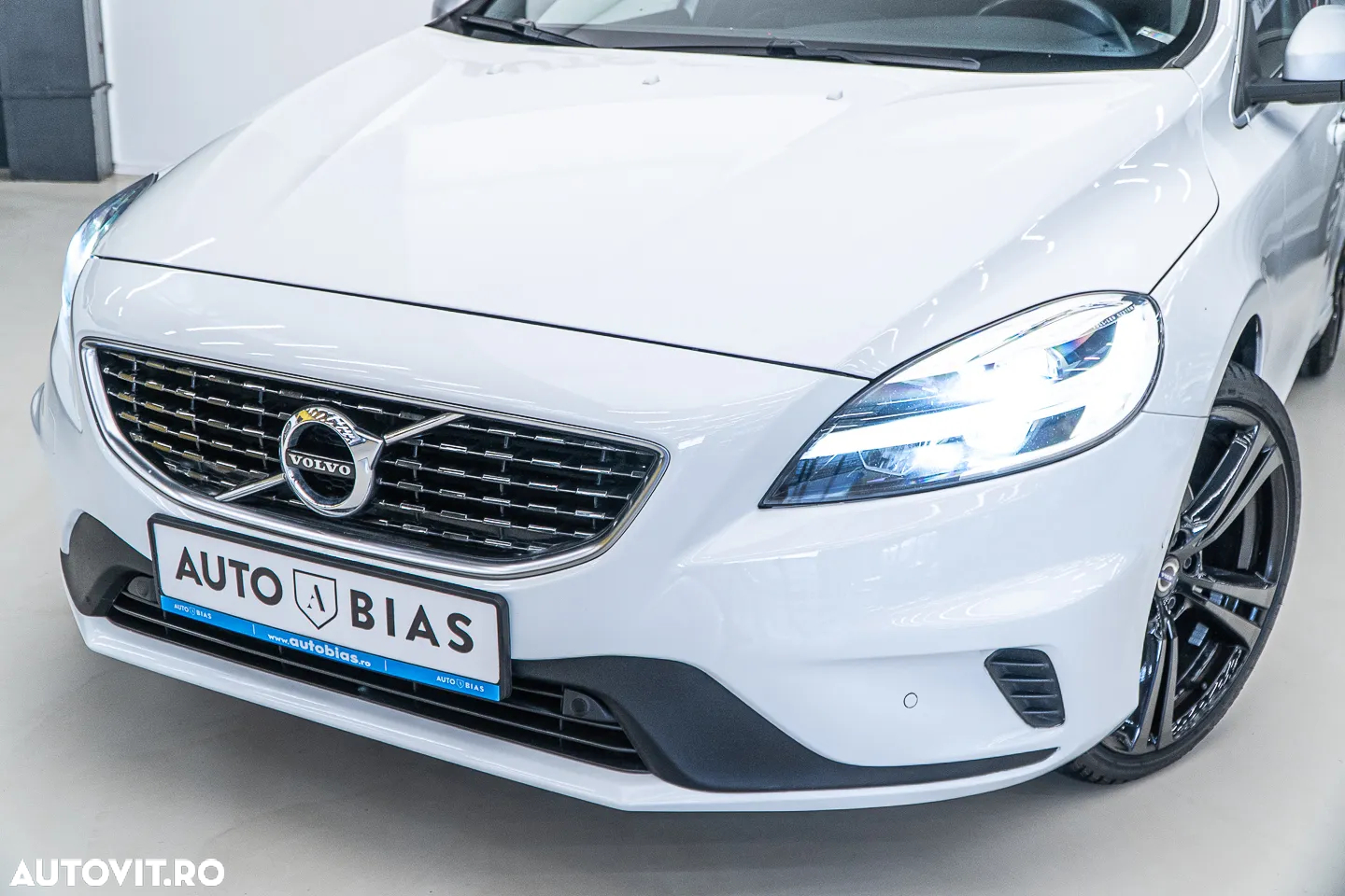 Volvo V40 T3 Geartronic RDesign - 10