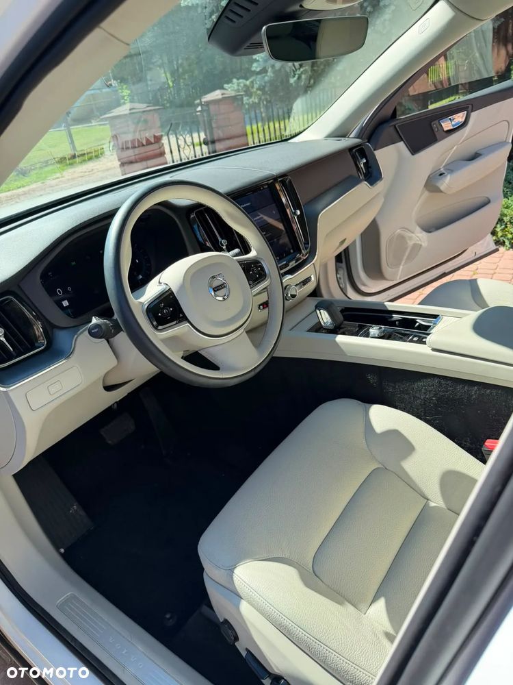 Volvo XC 60 B5 B AWD Momentum - 10
