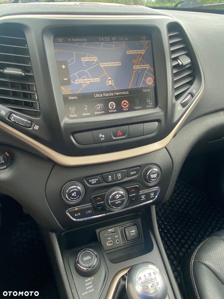 Jeep Cherokee - 27
