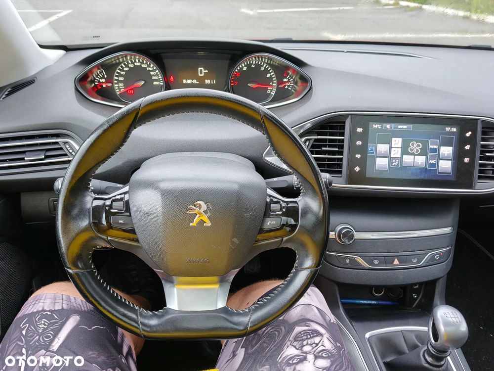 Peugeot 308 130 e-THP Stop & Start Allure - 23