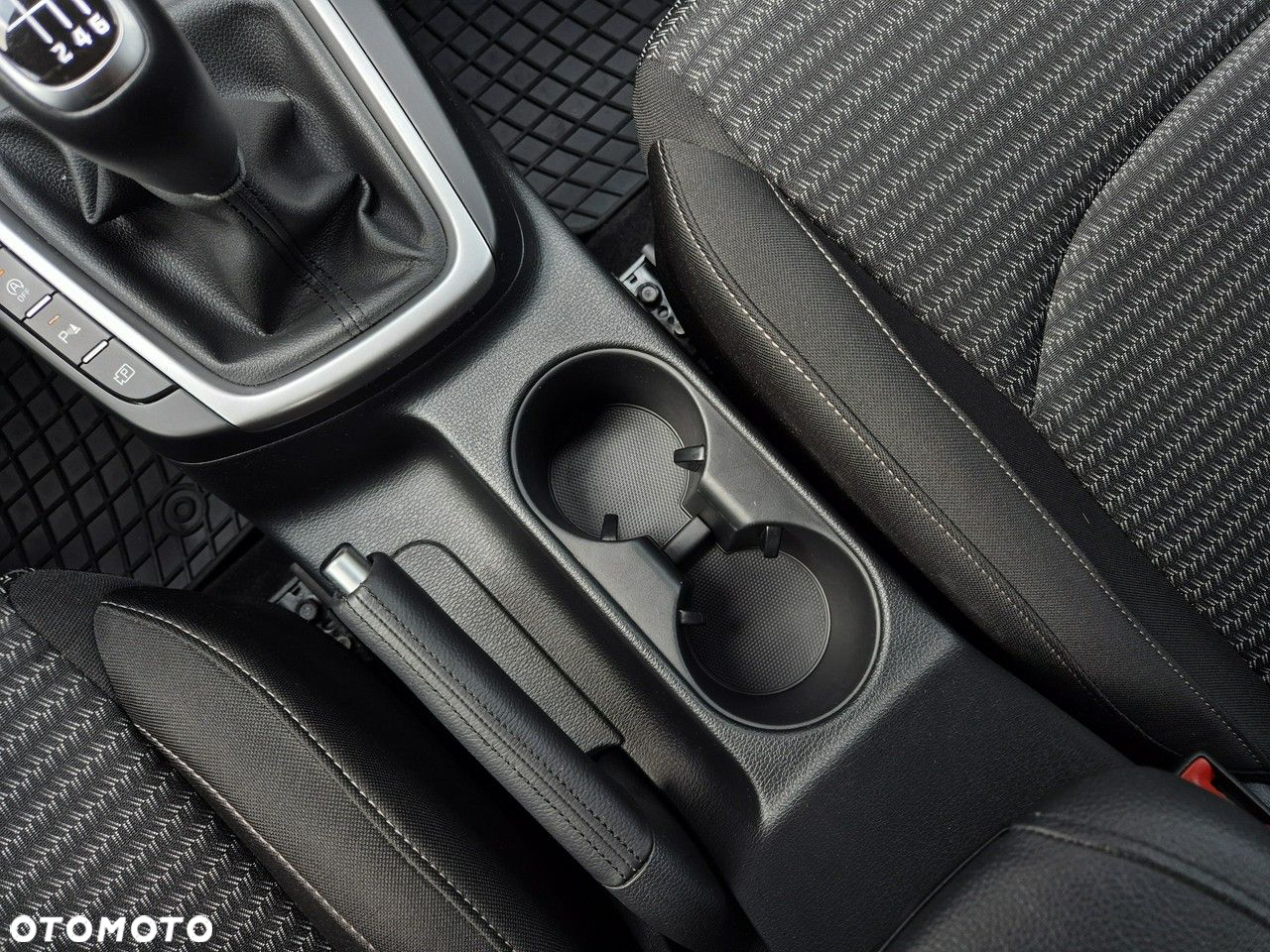 Kia Ceed - 28