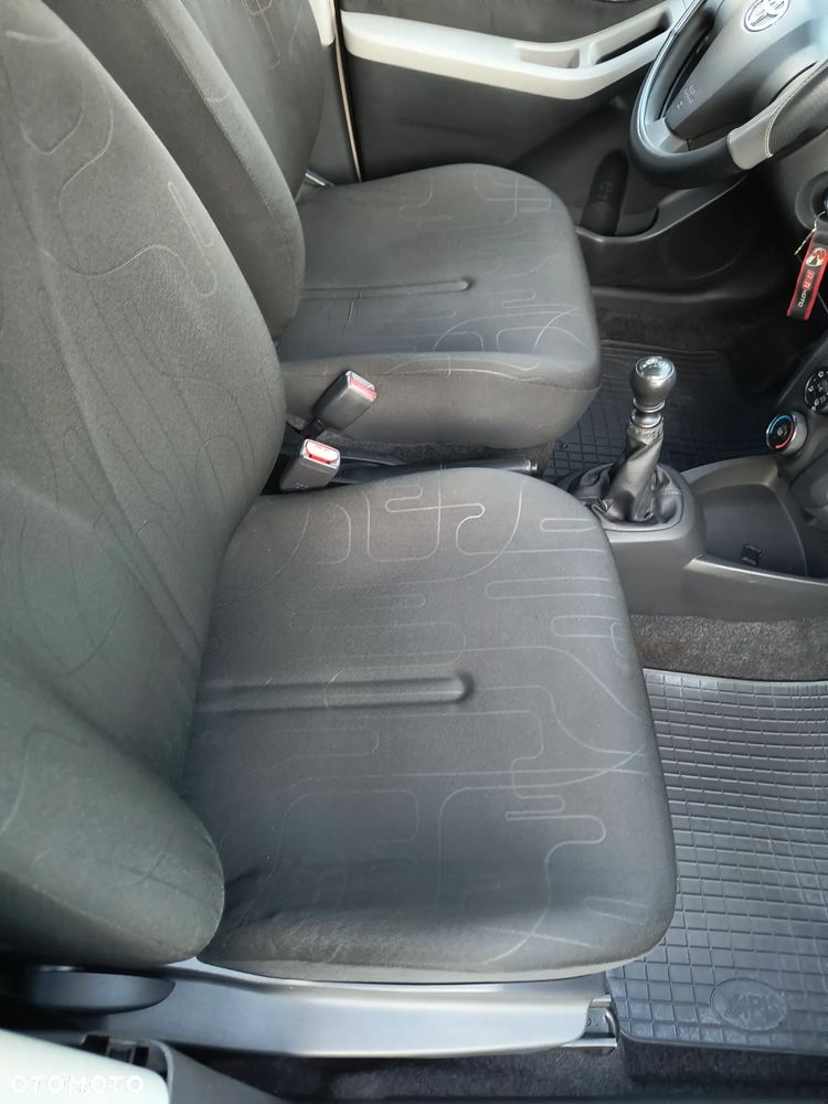 Toyota Yaris 1.33 Luna - 21