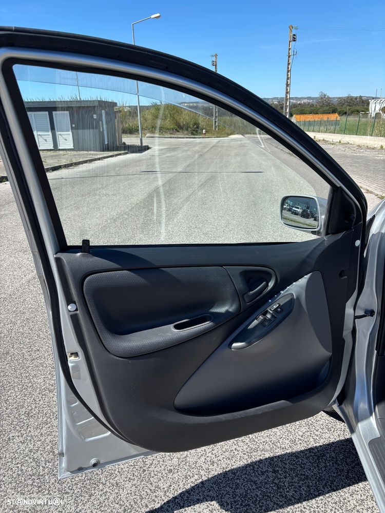 Toyota Yaris 1.0 Luna ABS+CD E.Aut. - 11