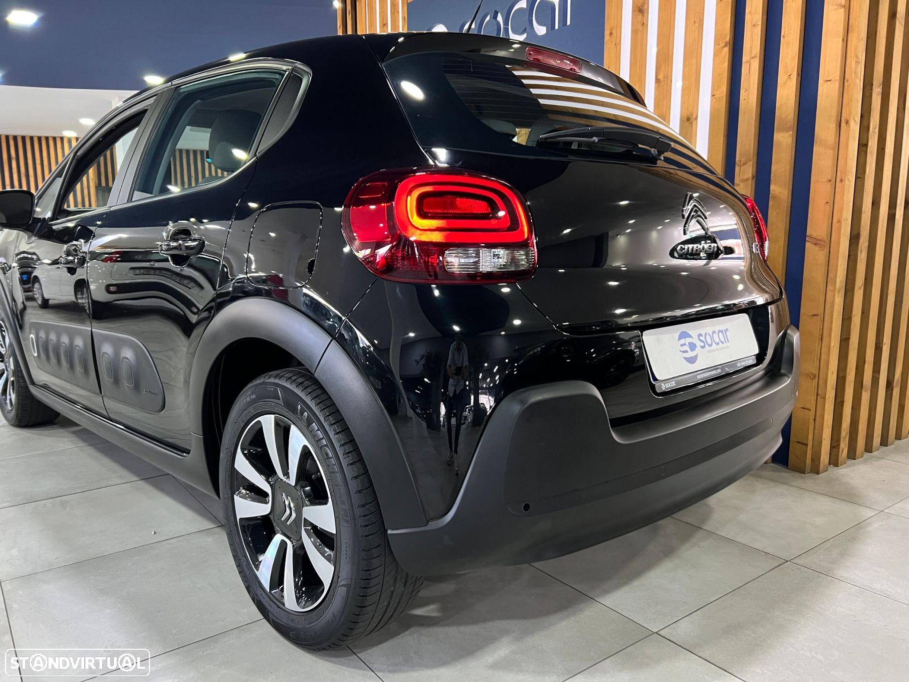 Citroën C3 1.2 PureTech Shine - 6