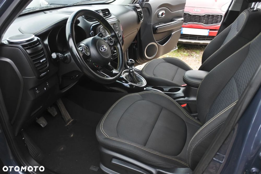 Kia Soul 1.6 CRDI Dream Team Edition - 10