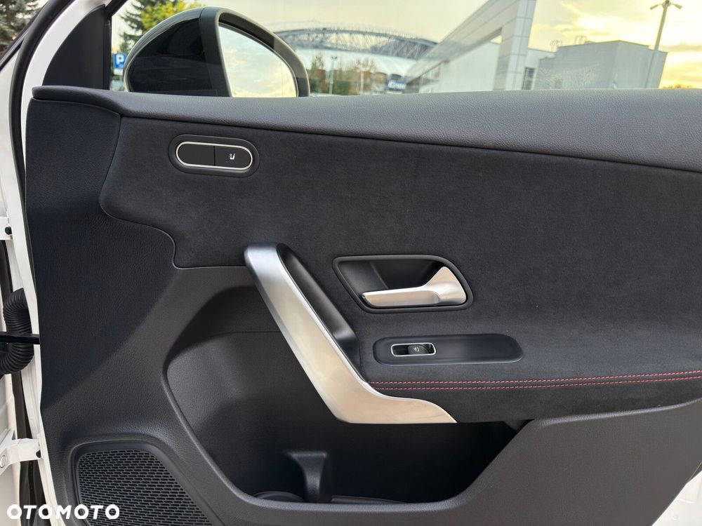 Mercedes-Benz Klasa A 220 4-Matic AMG Line 8G-DCT - 25