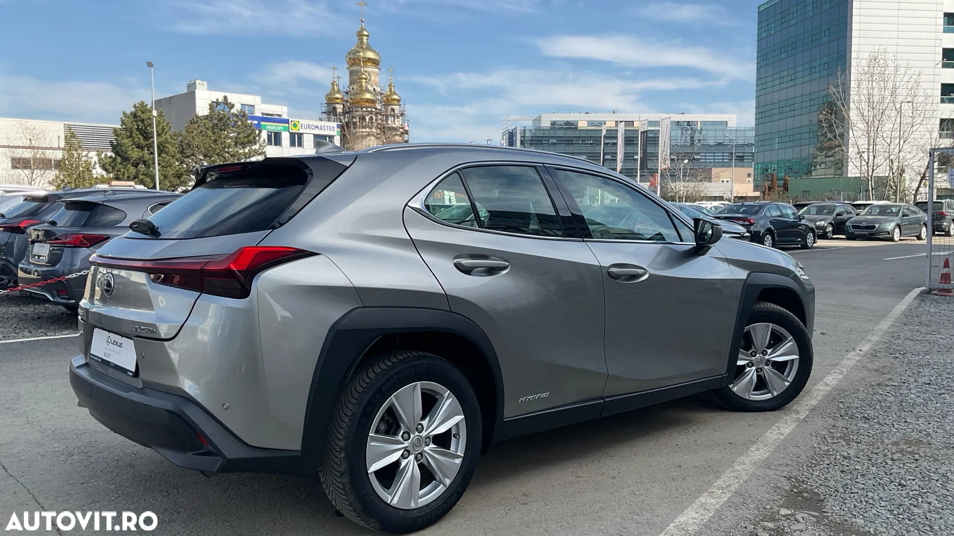 Lexus UX 250h Business Edition - 22