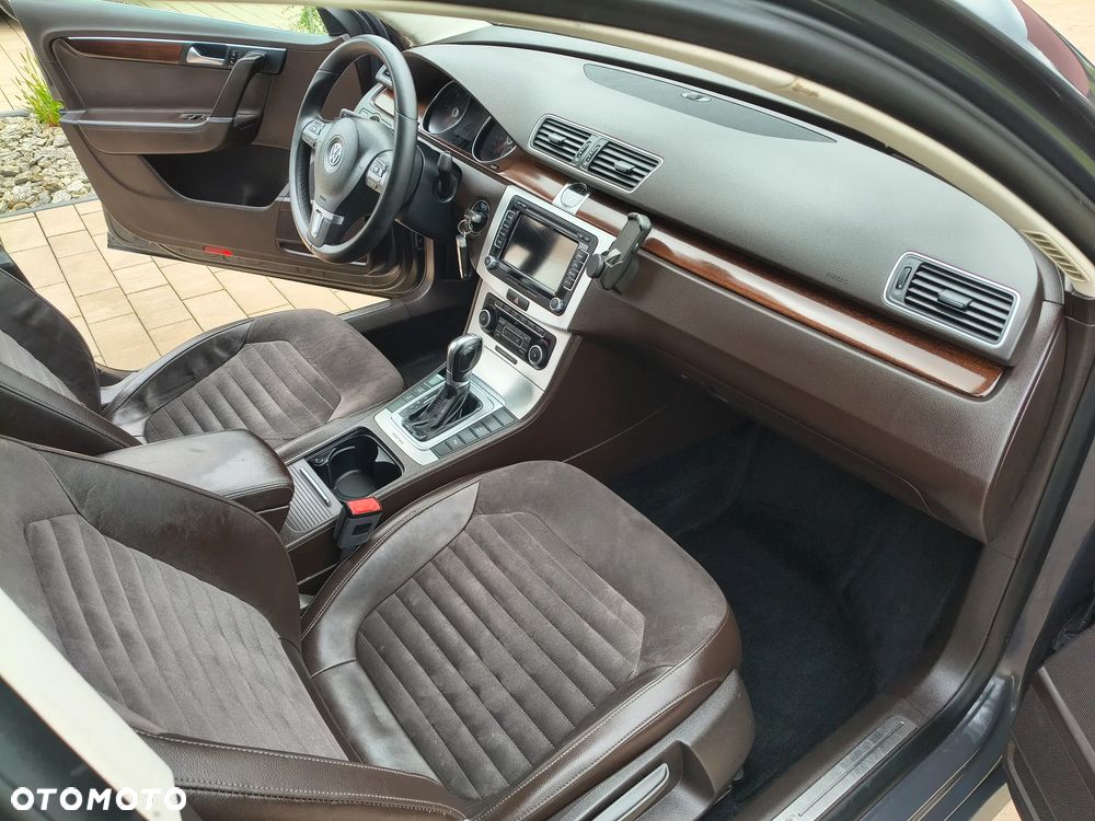 Volkswagen Passat 2.0 TDI DPF Sportline DSG - 15