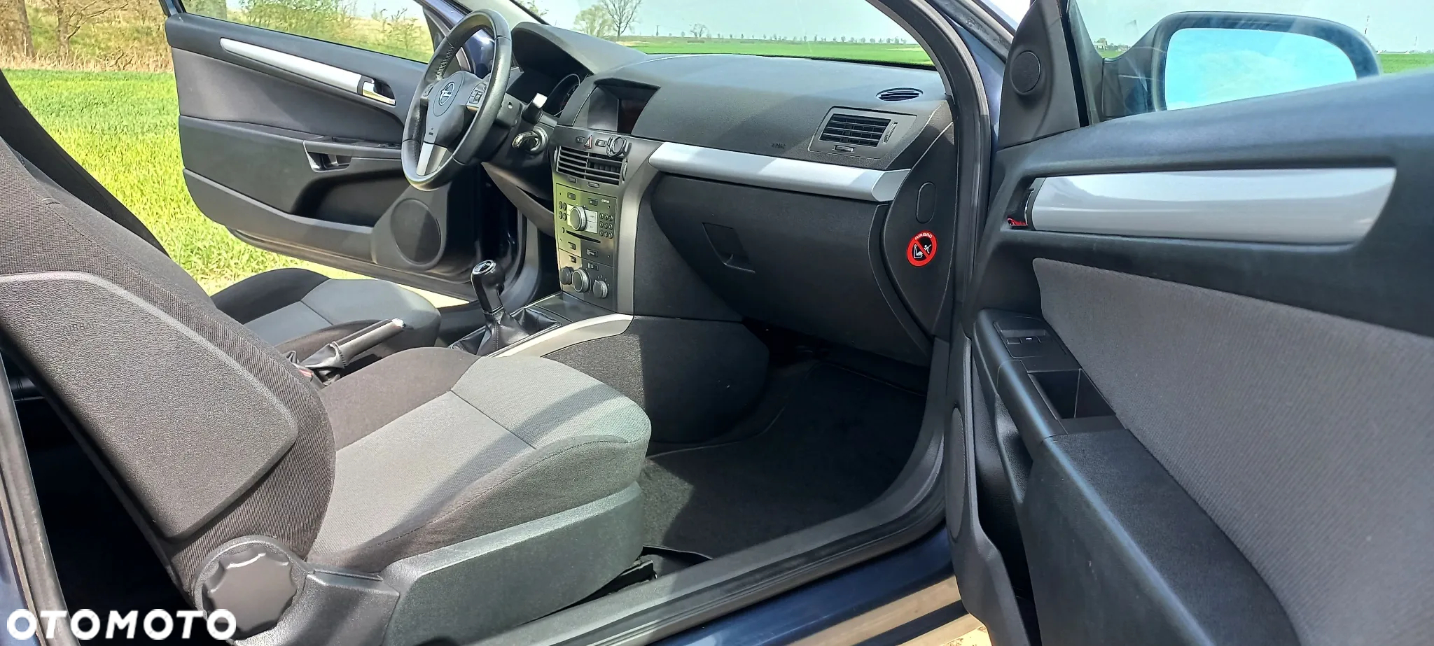 Opel Astra GTC 1.6 - 6