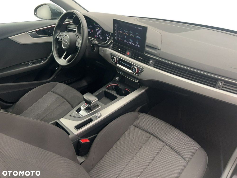 Audi A4 Limousine - 14