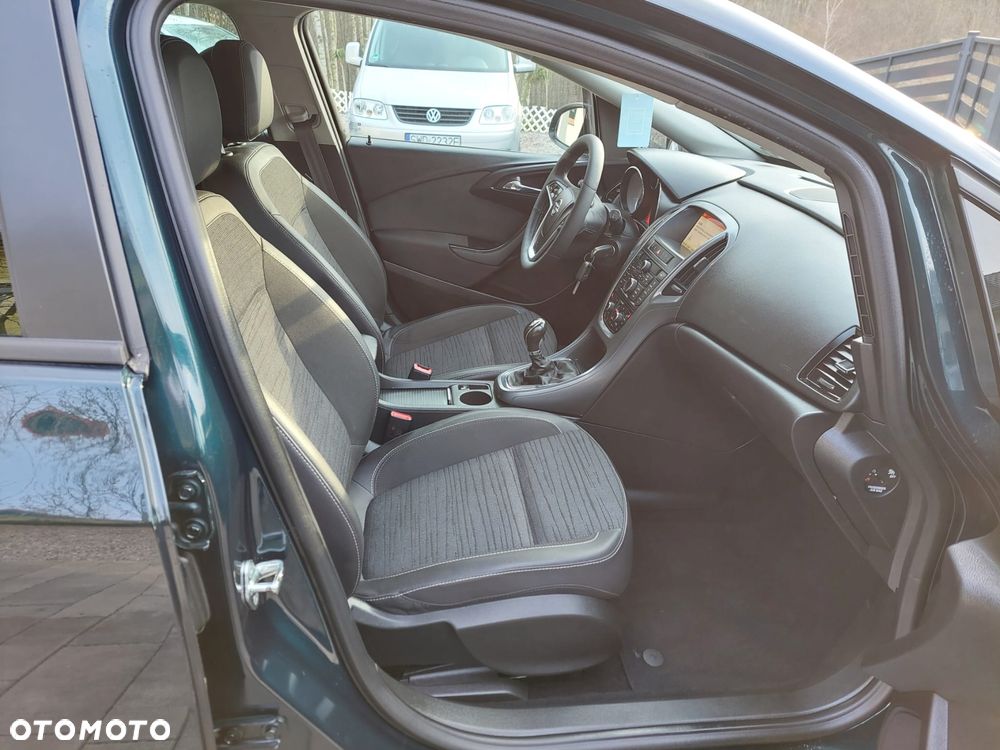 Opel Astra 1.4 Turbo Exklusiv - 29