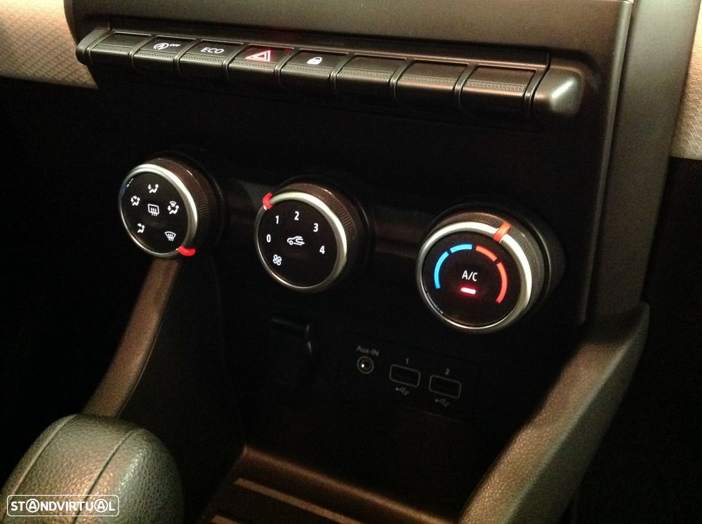 Renault Clio 1.0 TCe Limited CVT - 35