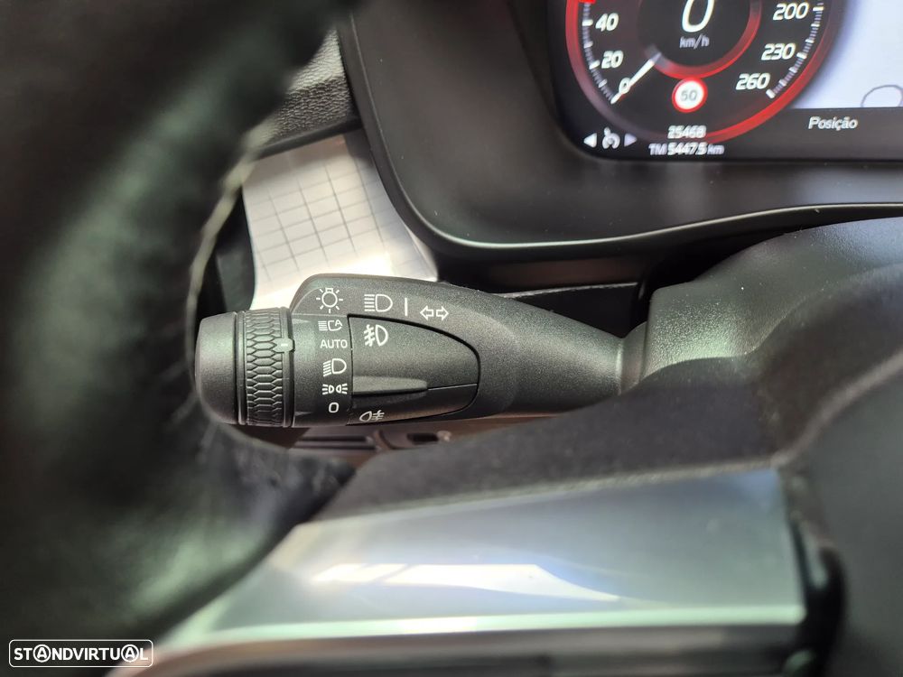 Volvo XC 40 2.0 D3 Momentum Plus - 23