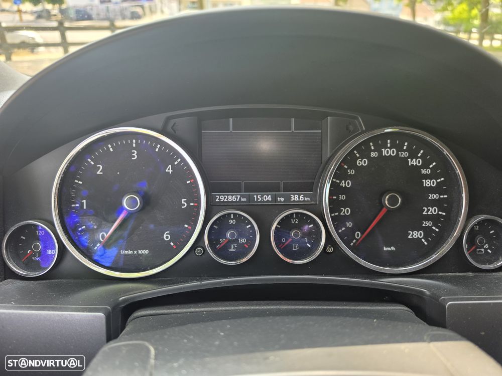 VW Touareg 3.0 TDI V6 - 38