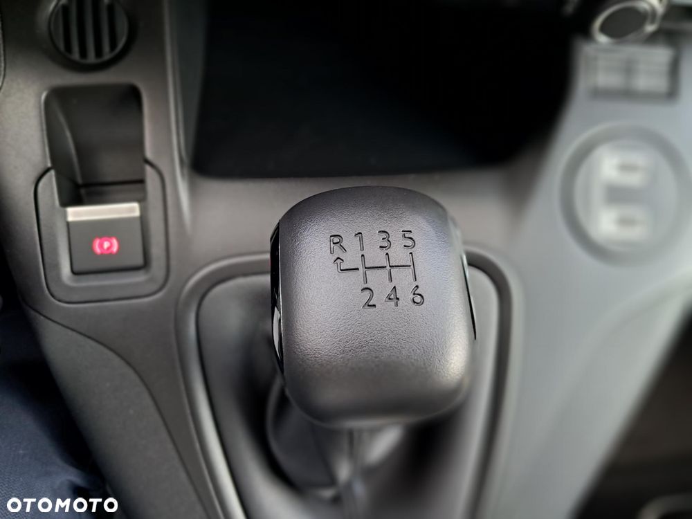 Toyota Proace City Verso 1.5 D-4D Combi - 25