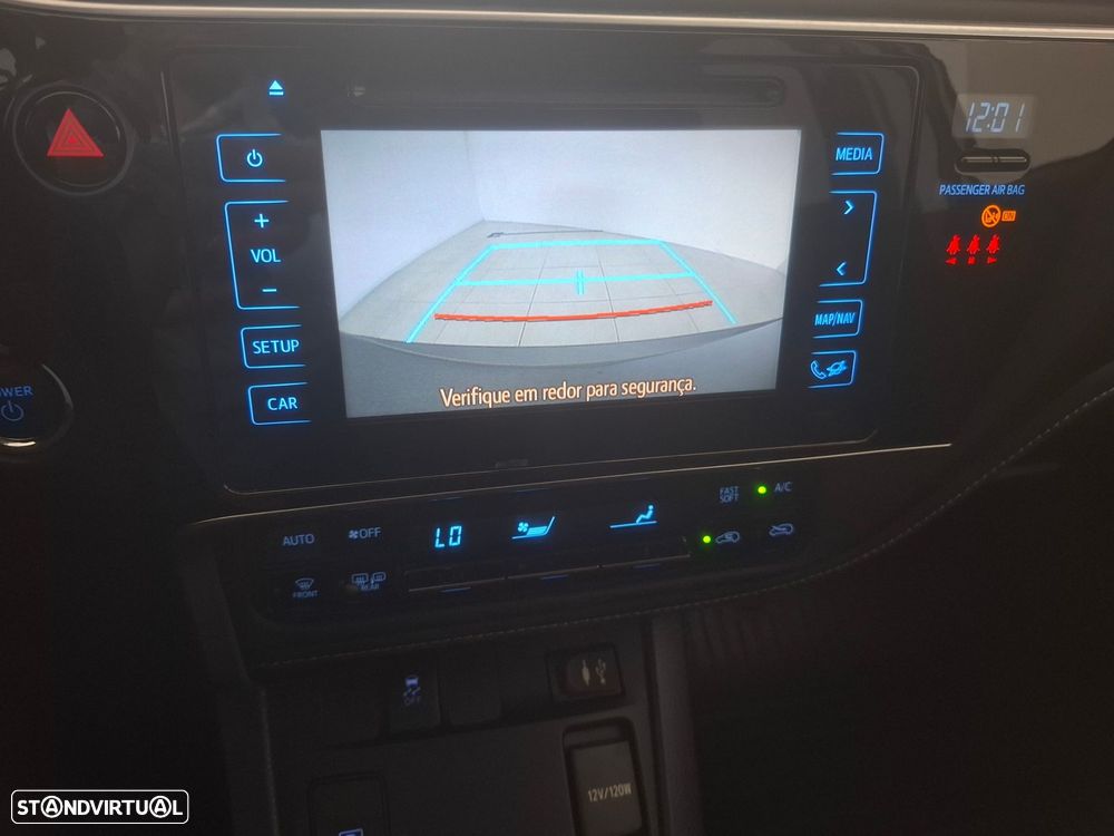 Toyota Auris 1.8 HSD Comfort+P.Sport - 14