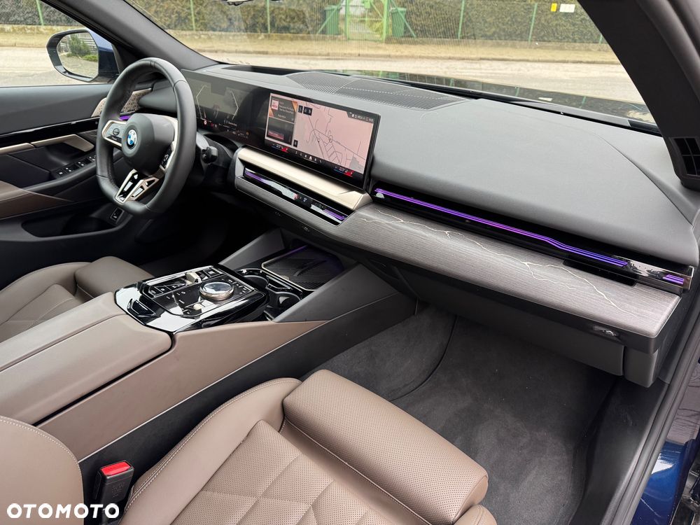 BMW Seria 5 520d - 25