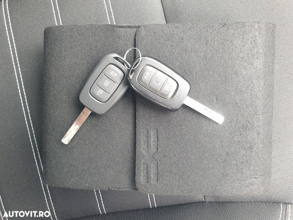 Dacia Logan TCe 90 MT6 Prestige - 37