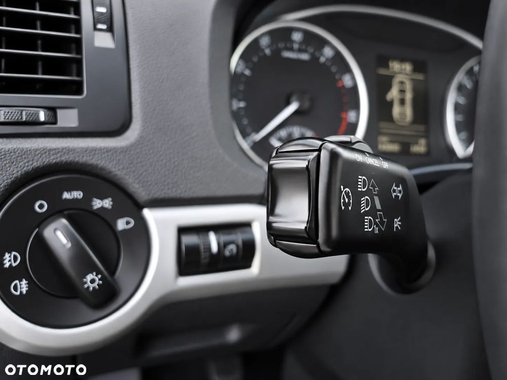 Skoda Octavia 1.8 TSI FAMILY - 23