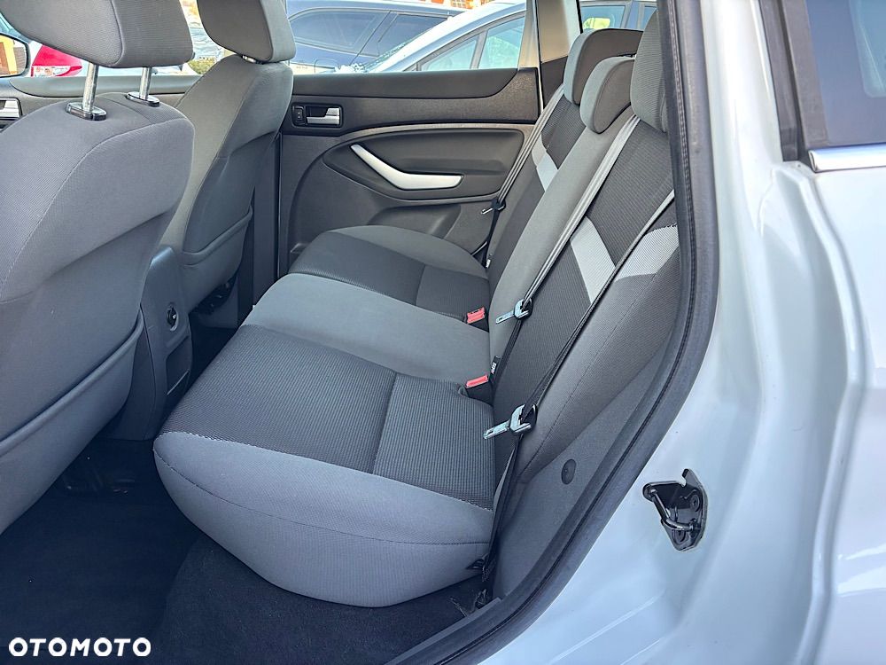 Ford Kuga 2.0 TDCi Titanium - 36