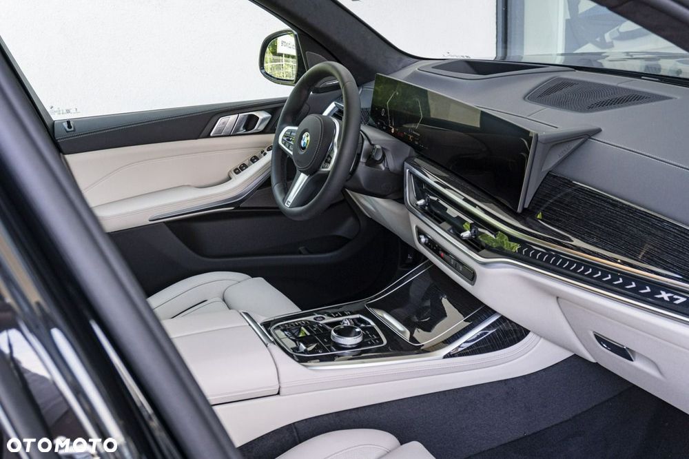 BMW X7 - 26