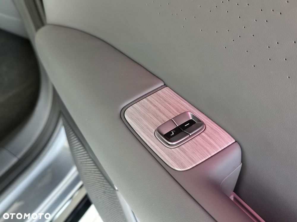 XPeng P7 - 17