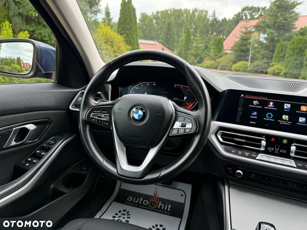 BMW Seria 3 318d Sport Line - 33