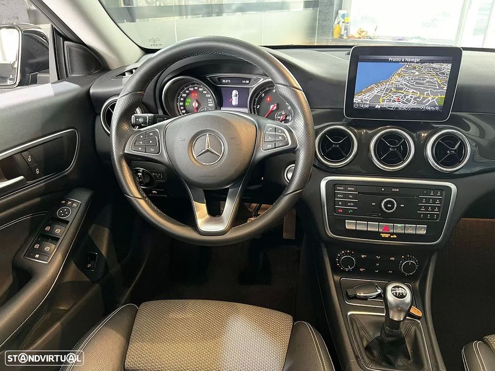 Mercedes-Benz CLA 180 d Shooting Brake - 9