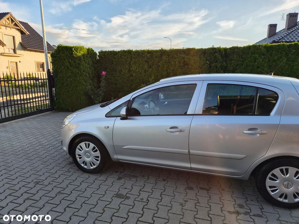 Opel Corsa 1.4 16V Enjoy - 9