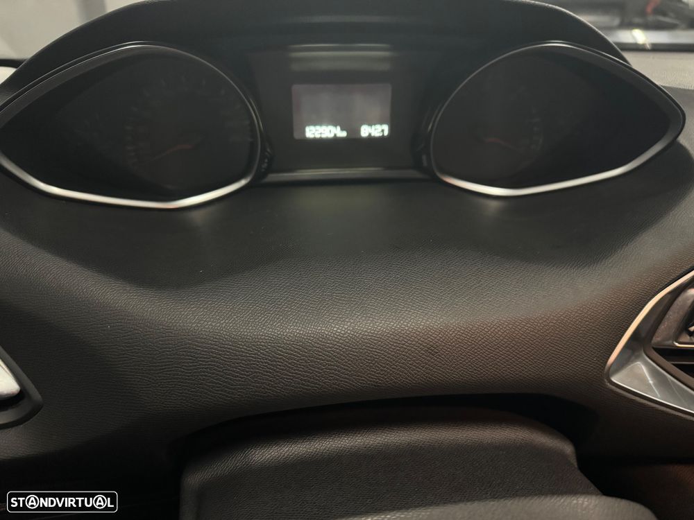 Peugeot 308 1.6 e-HDi Active J17 - 17