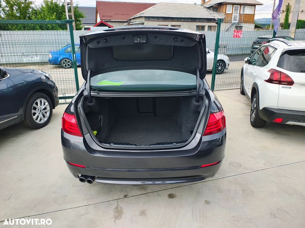BMW Seria 5 520d Aut. Luxury Line - 16
