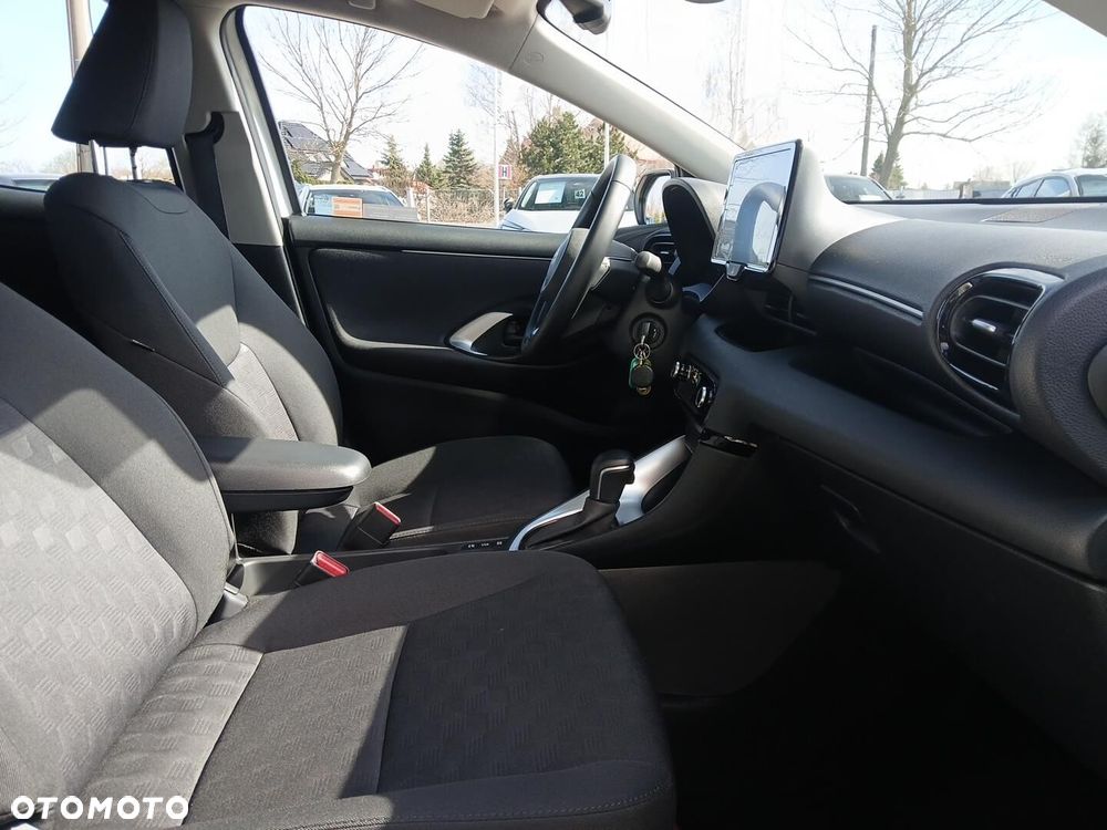 Toyota Yaris - 10