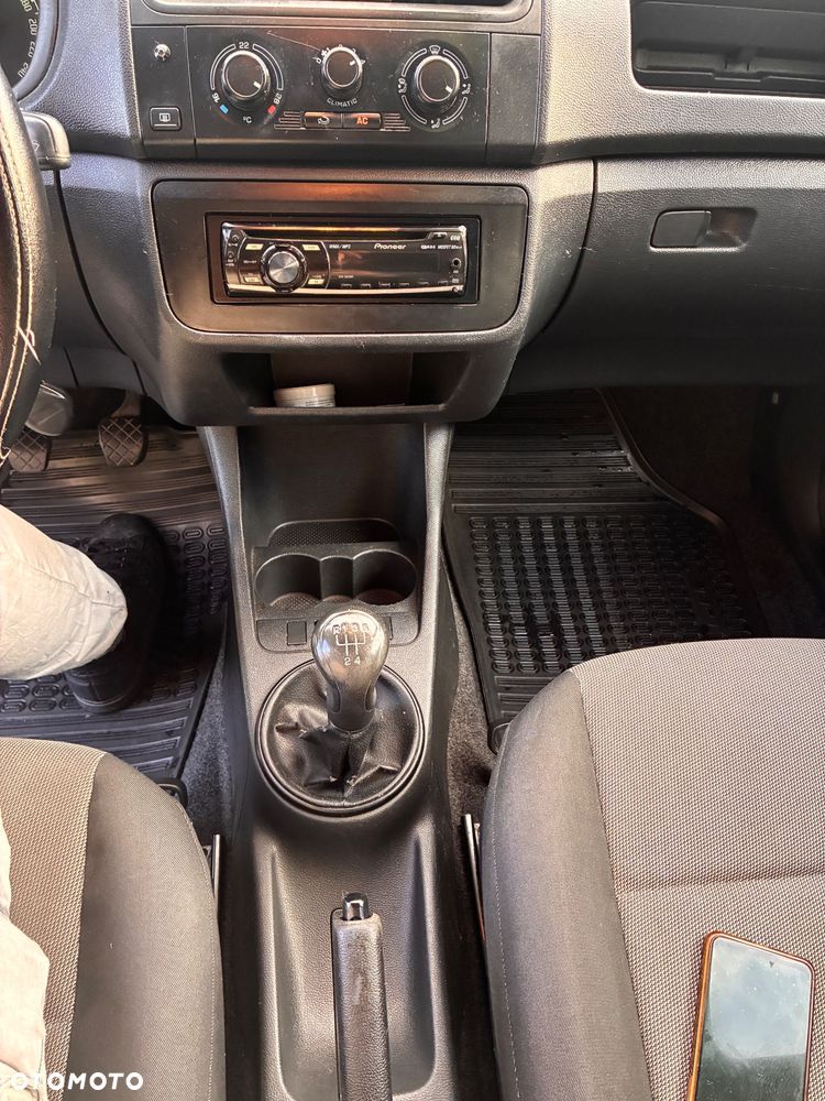 Skoda Fabia 2008 photo 5