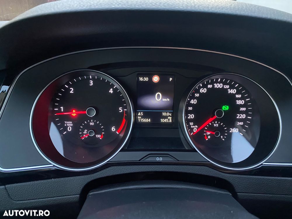 Volkswagen Passat 2.0 TDI SCR DSG Comfortline - 8